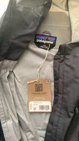 Patagonia men’s Torrentshell 3L Jacket large - Image 3