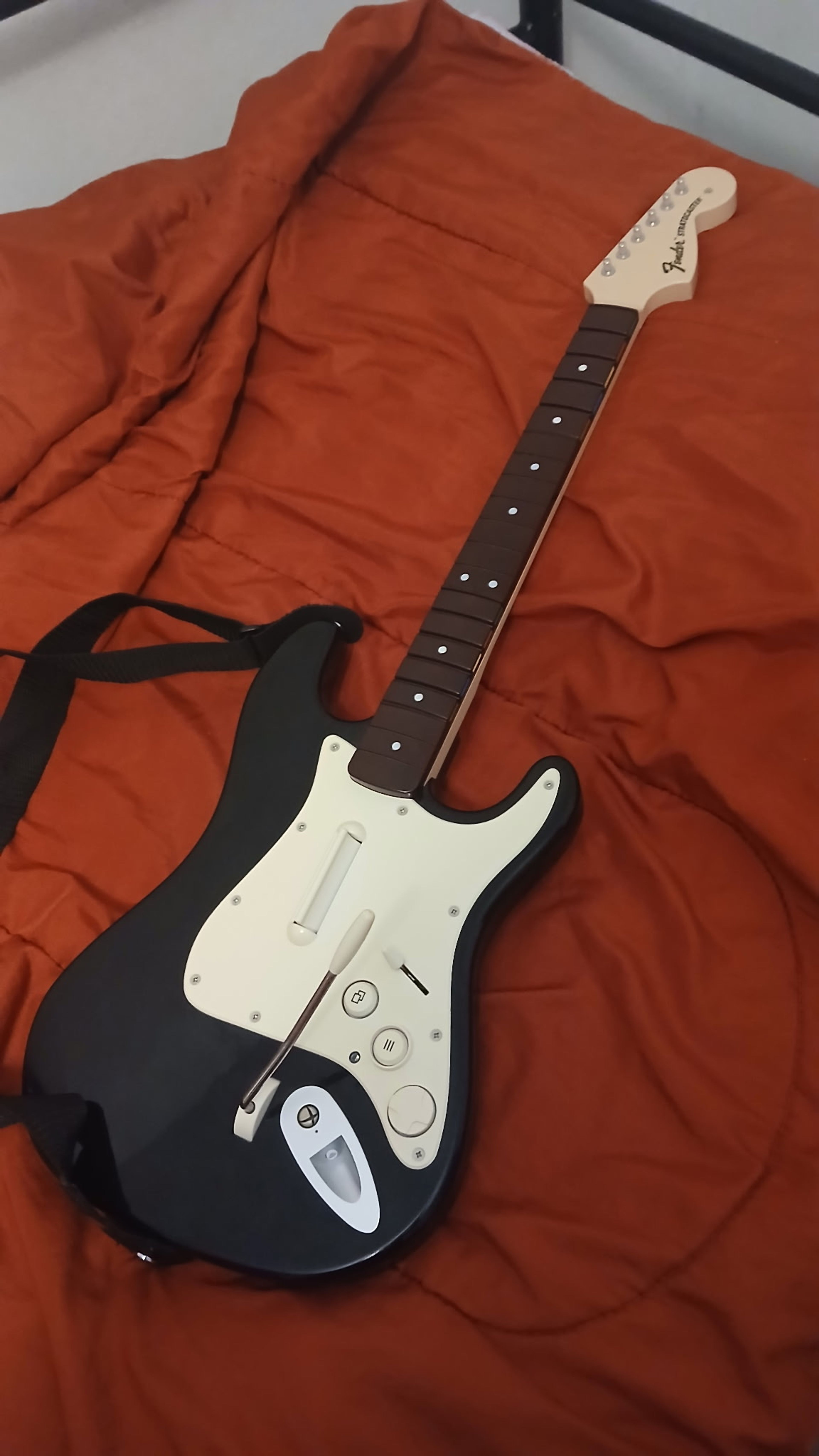 Rock Band 4 Wireless Guitar Fender Stratocaster for Xbox One - Image 3