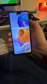 LG V40 ThinQ - Image 2