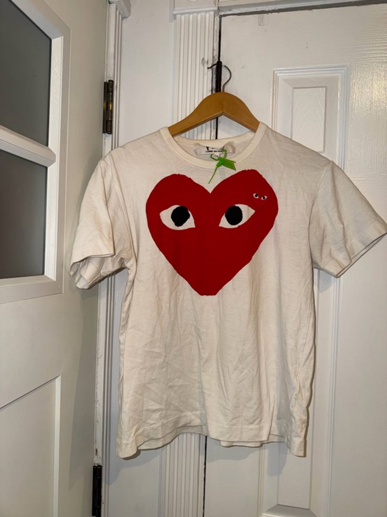 Comme des Garçons PLAY White T-Shirt with Red Heart Medium