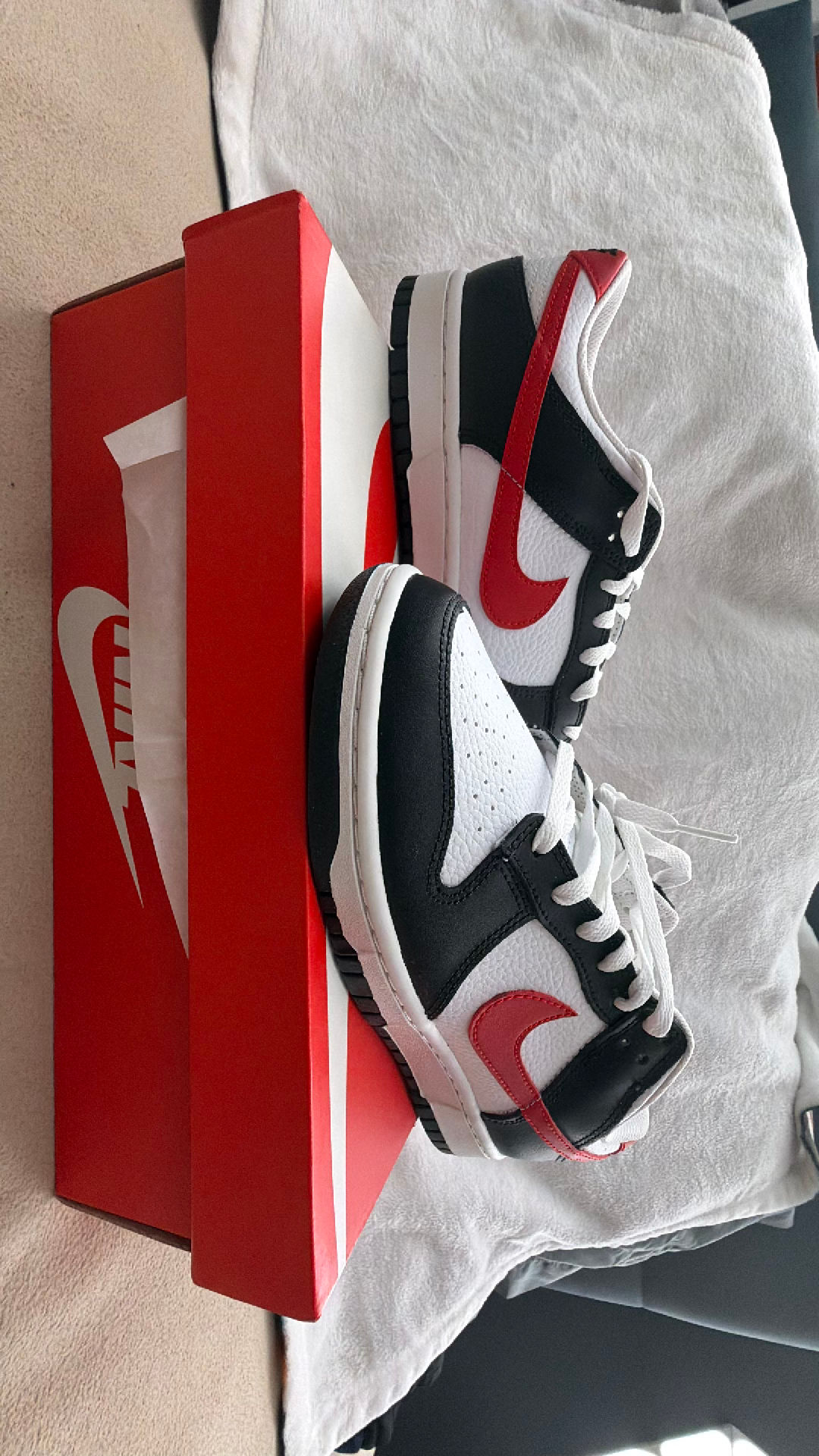 Nike Dunk Low Retro Red Swoosh Panda Black/White size 10.5