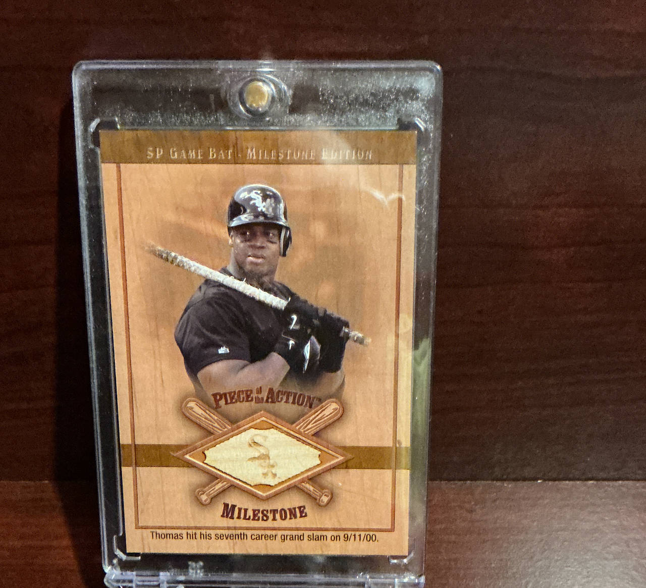 2002 Upper Deck SP Game Bat Milestone Edition Frank Thomas Game Used Bat Card