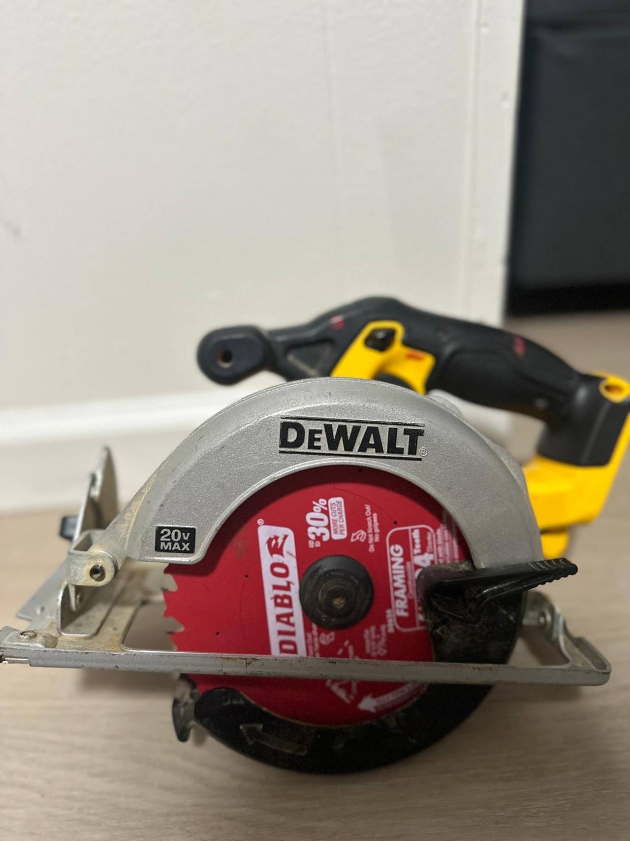 DeWalt DCS391 20V MAX 6-1/2 in. Circular Saw