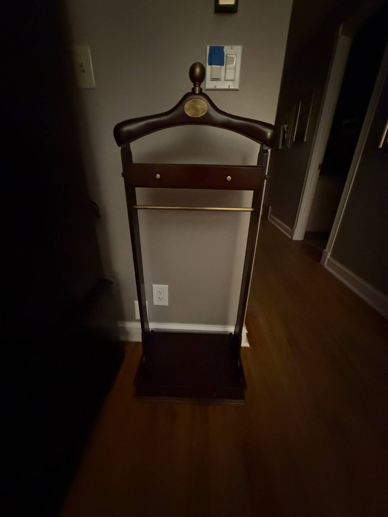 valet stand