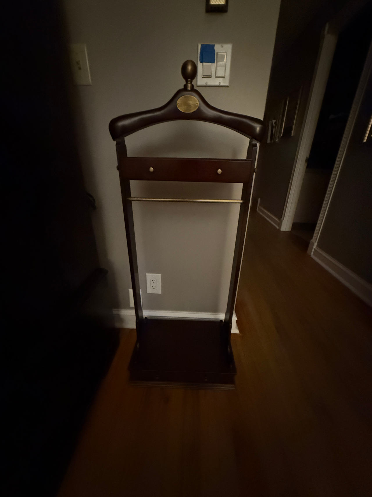 valet stand