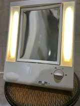 Remington Lighted Makeup Mirror - Image 4