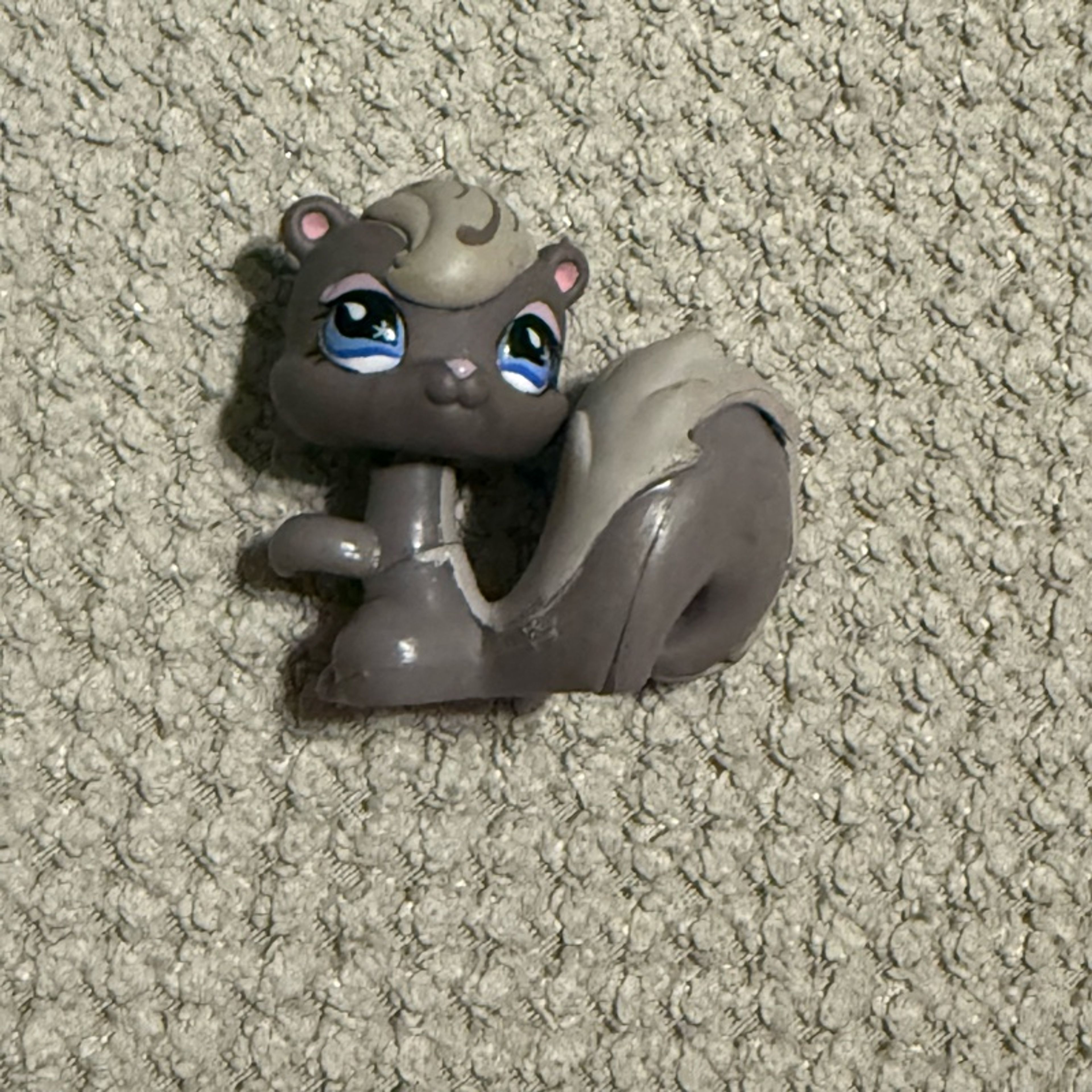 Littlest Pet Shop #484 Gray Squirrel Blue Tear Drop Star Eyes LPS Figure