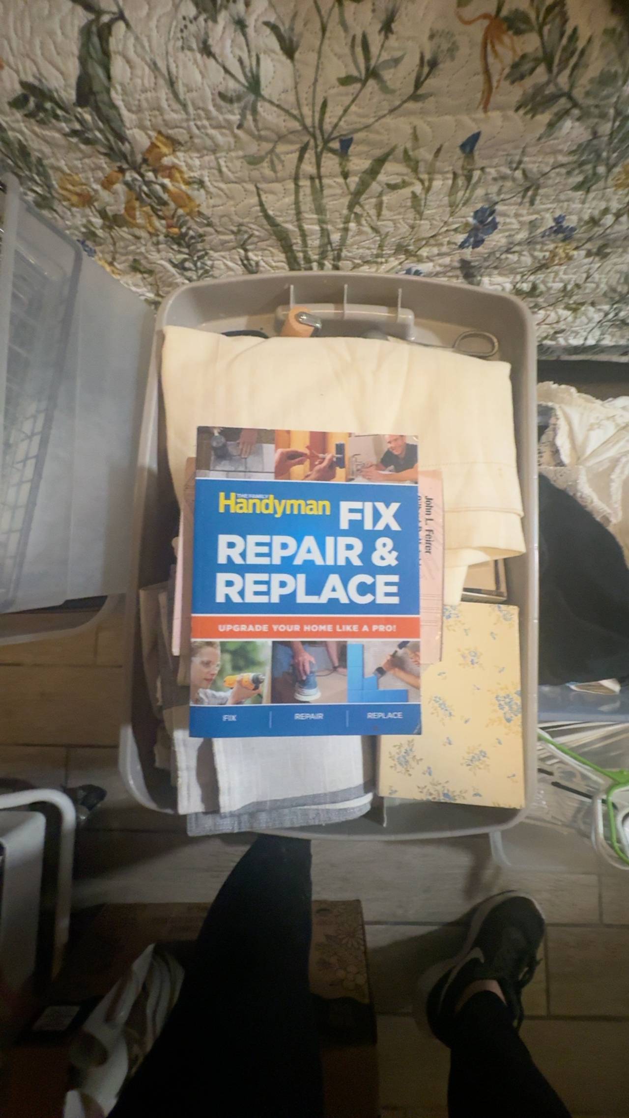 Family Handyman Fix, Repair & Replace Guide