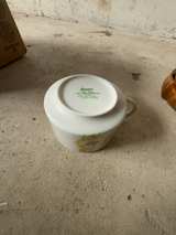 Noritake Craftone Buttercup Sugar Bowl with Lid - Image 1