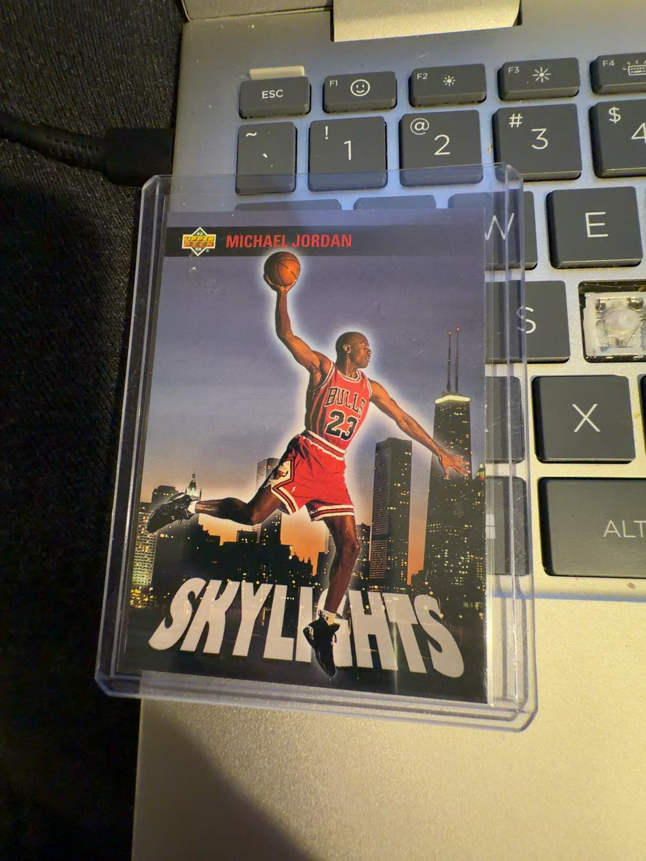 Upper Deck Michael Jordan 1993-94 NBA Skylights Card