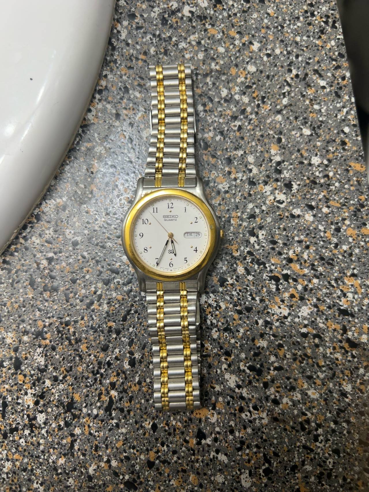 Seiko SQ Two-Tone Day-Date Vintage Watch