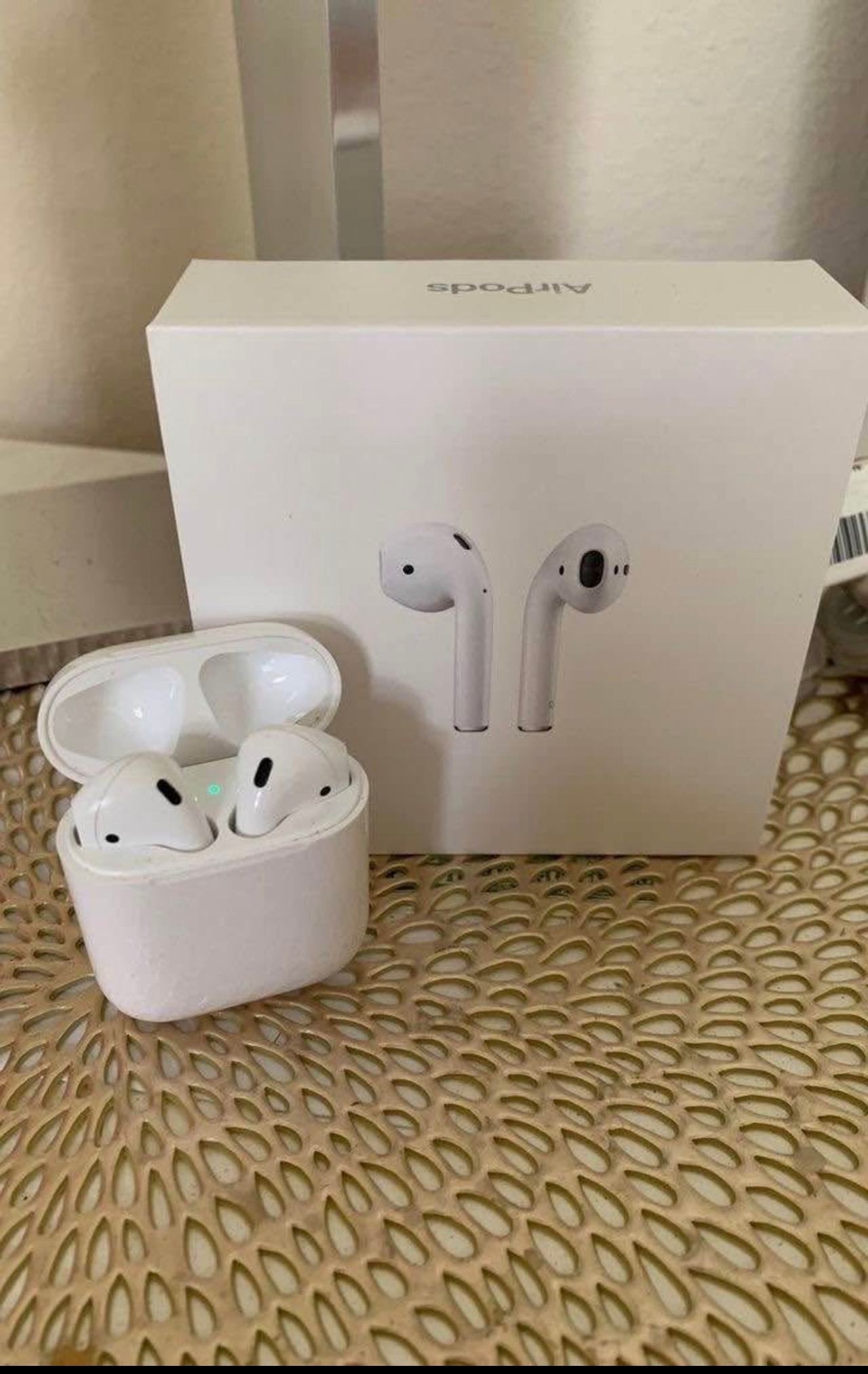 Apple AirPods (2nd generation)