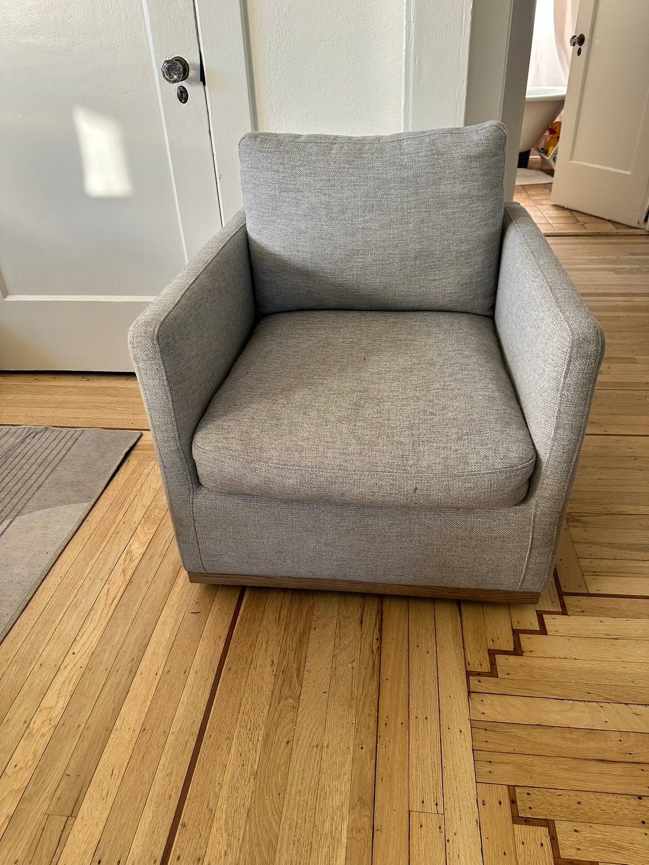 Bobbi Swivel Armchair (Neutral Cotton Upholstery, Walnut Base)