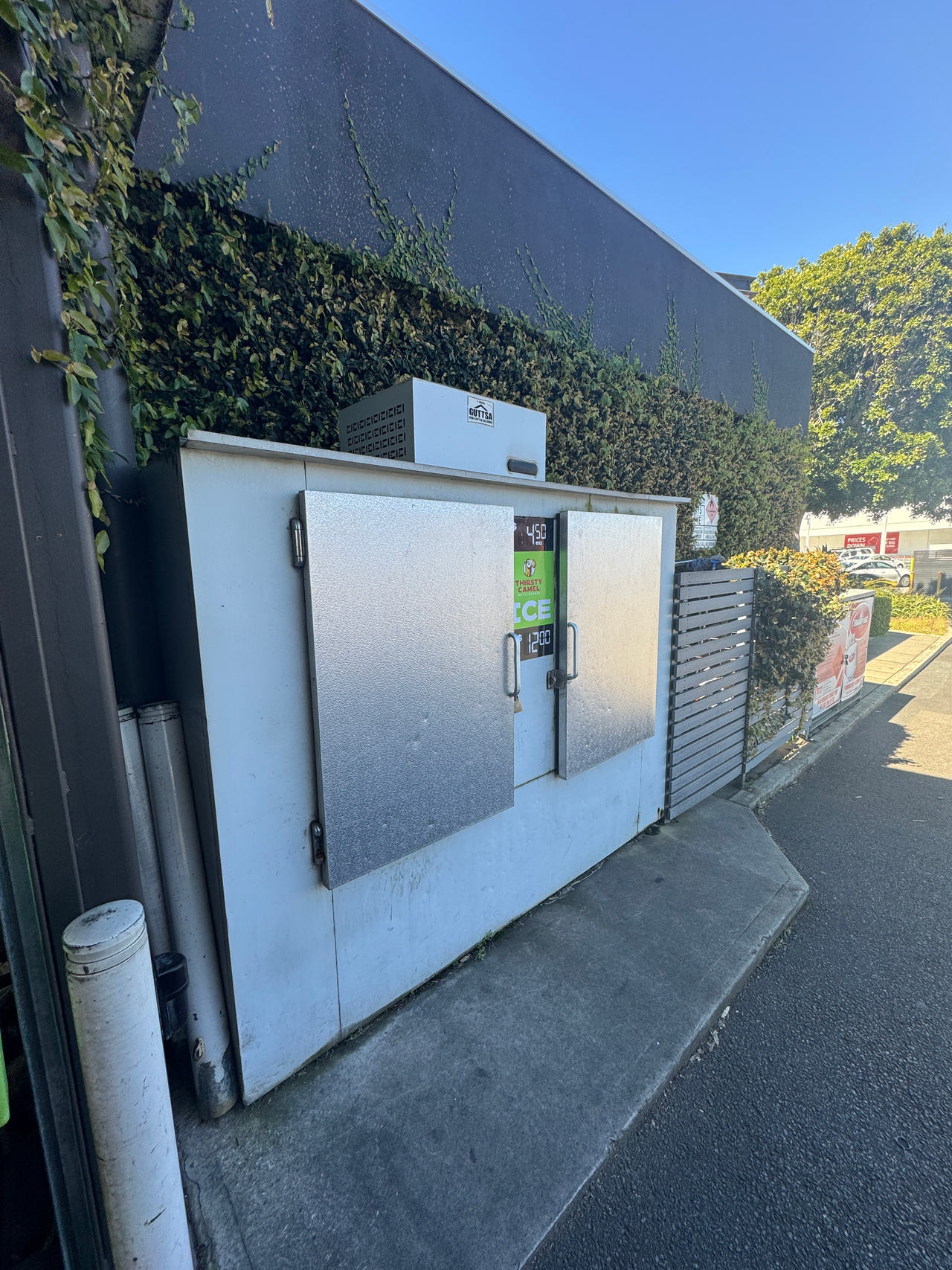 Commercial Outdoor Ice Vending Freezer