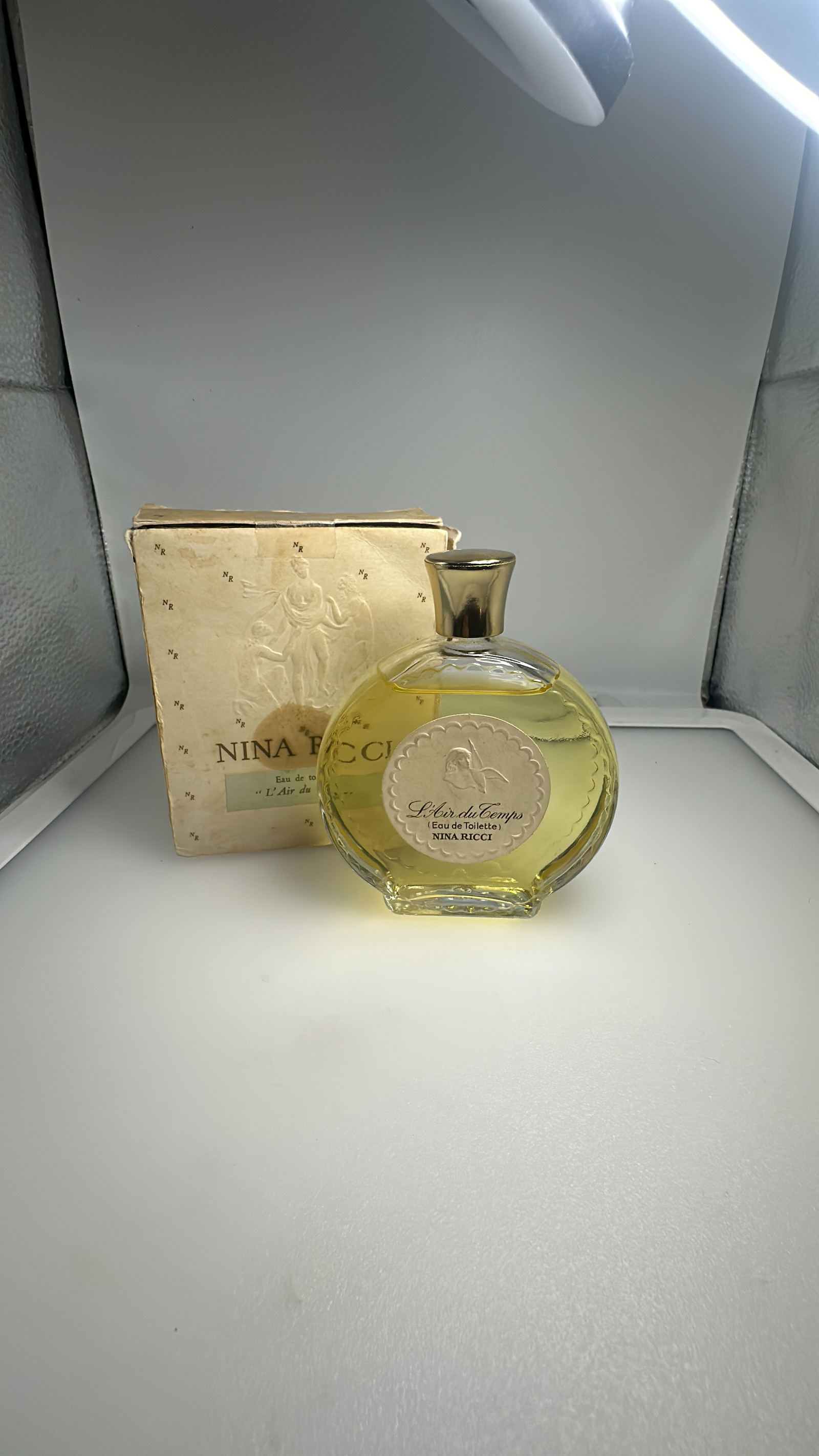 Vintage Nina Ricci L'Air du Temps Eau de Toilette 1.7 Fl oz Original Box