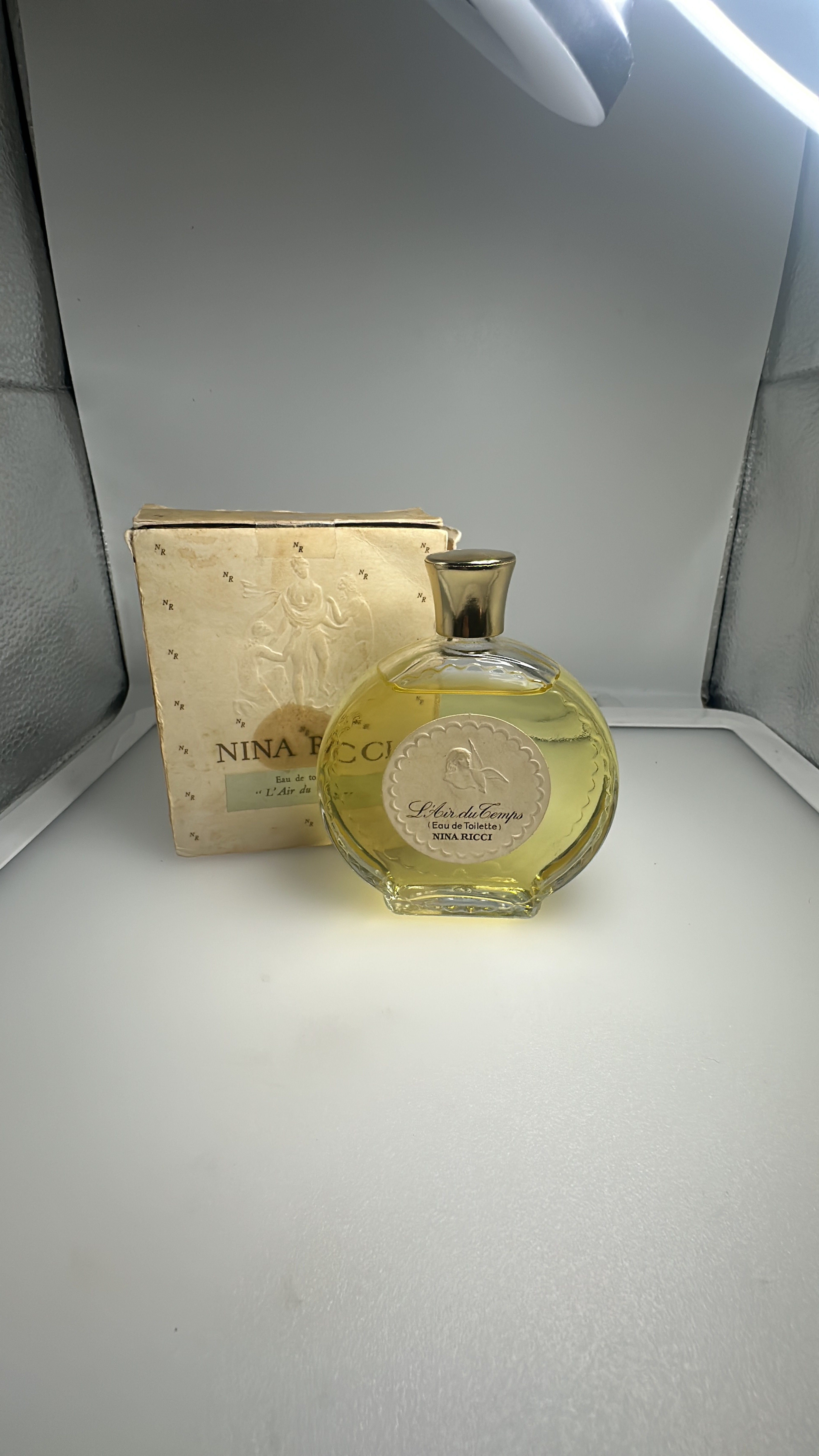 Vintage Nina Ricci L'Air du Temps Eau de Toilette 1.7 Fl oz Original Box