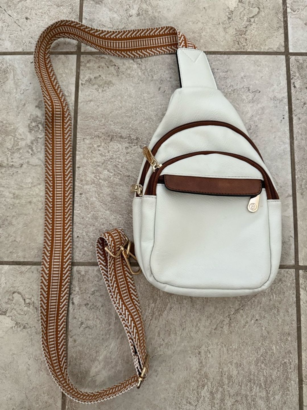 BOSTANTEN Small Leather Sling Bag for Women