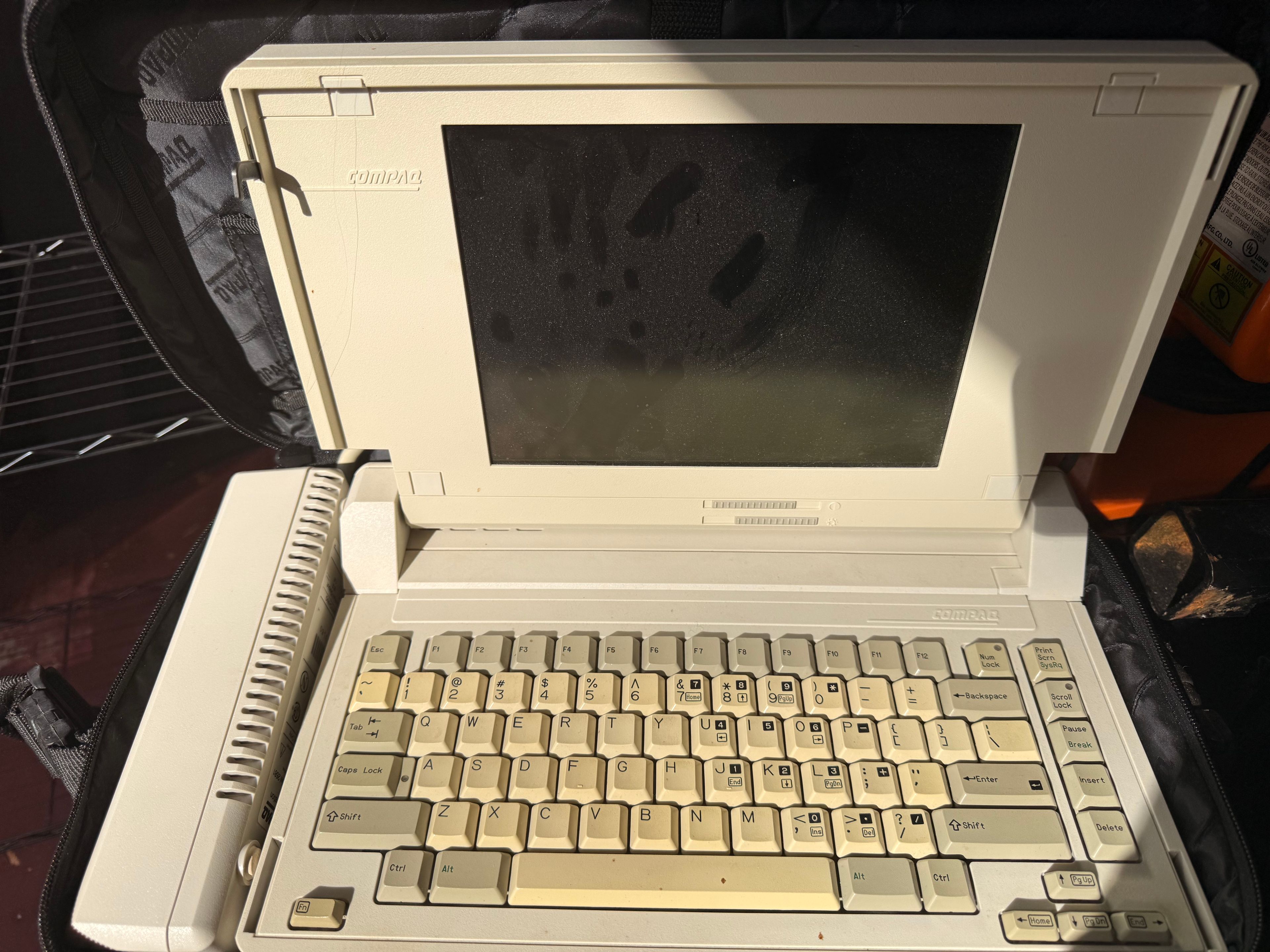 Compaq LTE Vintage Computer