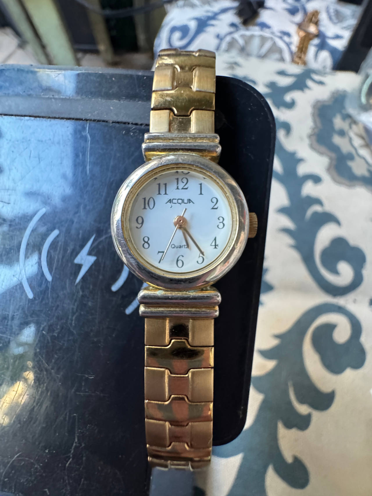 Acqua Quartz Women's Watch