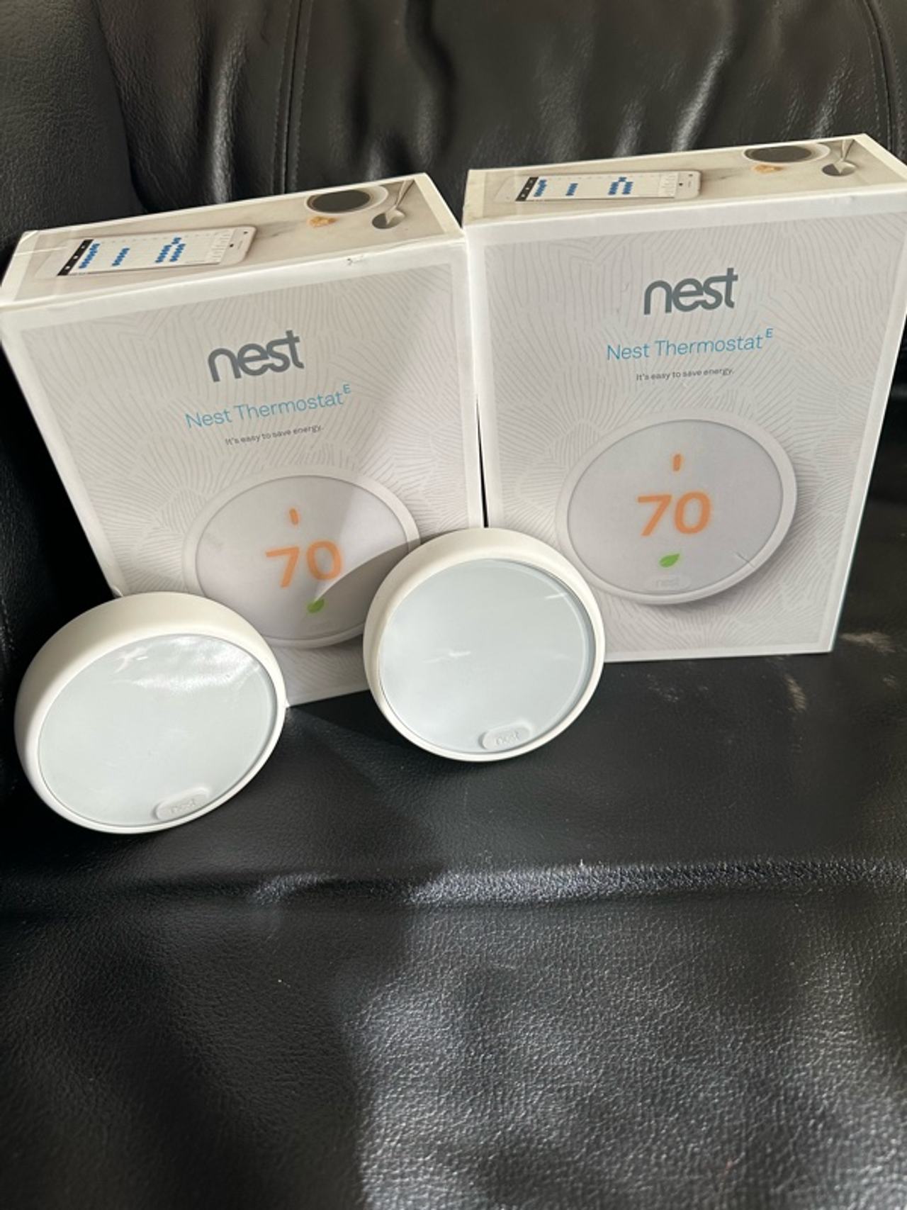 2 Google Nest Thermostat E White