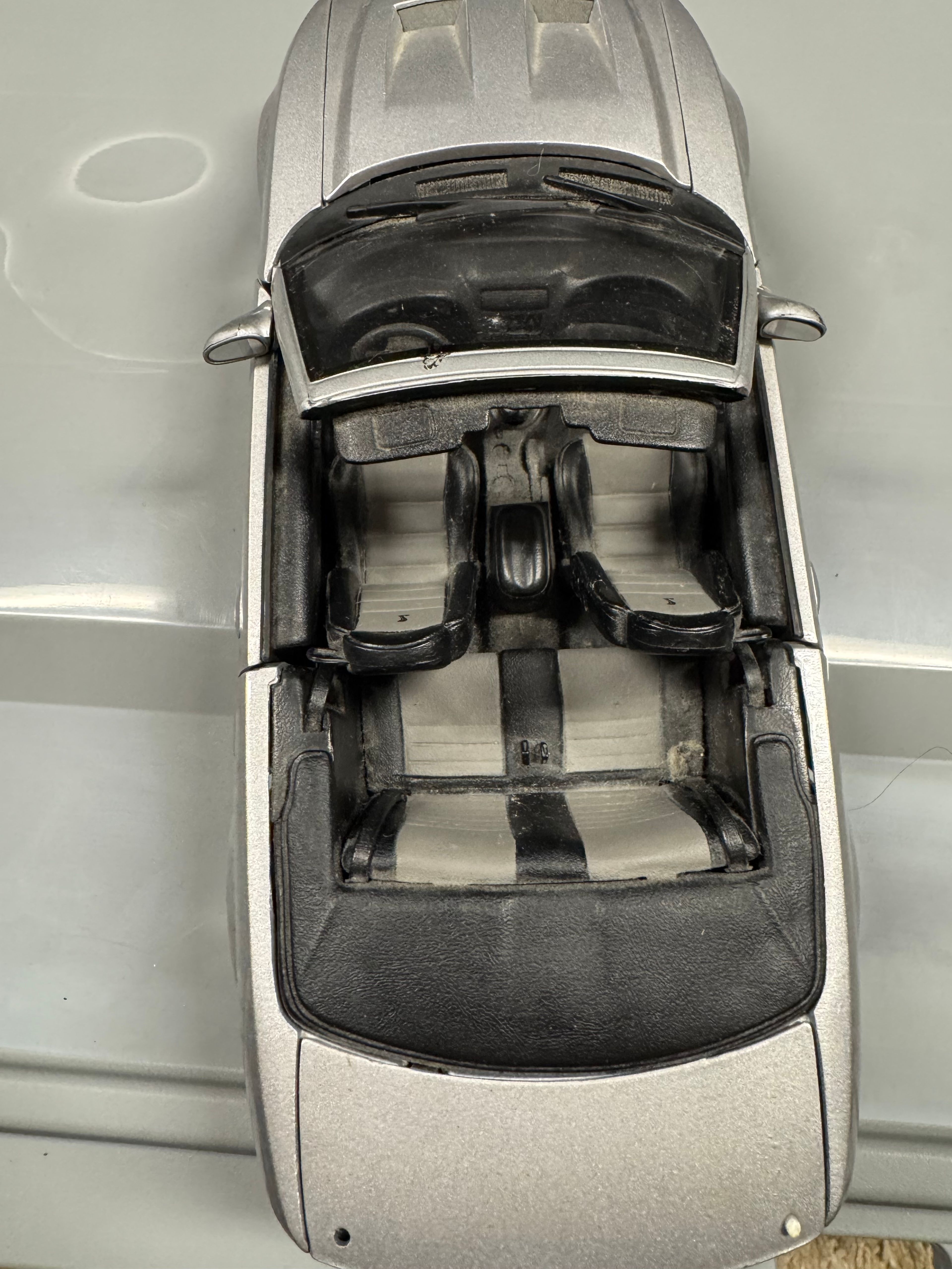 Maisto 1:18 2003 Ford Mustang SVT Cobra Convertible - Image 6