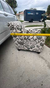 Paisley Patterned Accent Chair - Image 5