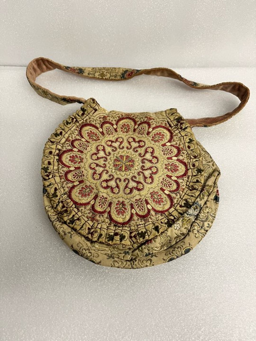 Vintage Round Tapestry Shoulder Bag