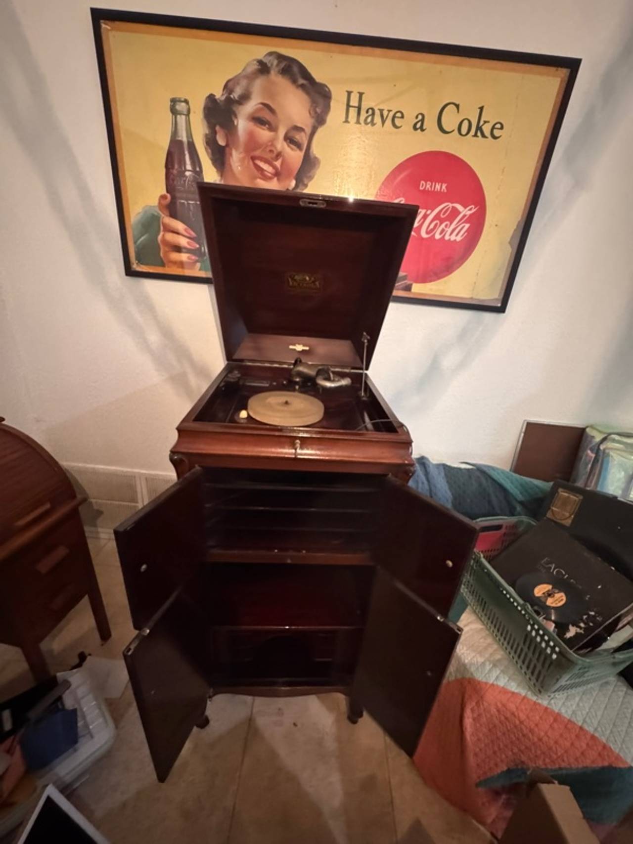 Victor Victrola Phonograph Model VV-XI Mahogany
