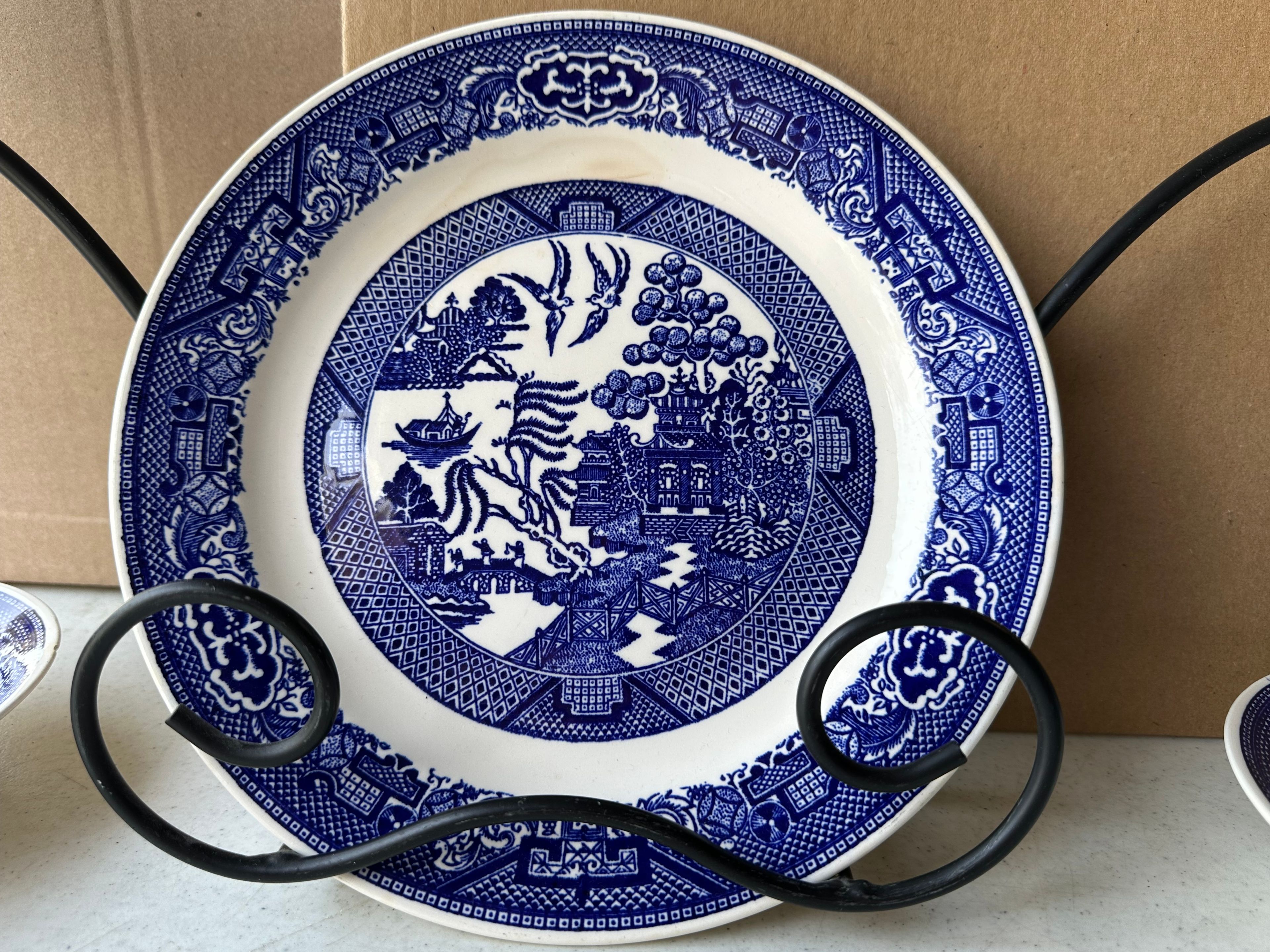 Churchill England Blu Willow China-1 Lg Plate, 2 Sm Plates, 2 Bowls and 6 Mugs - Image 4