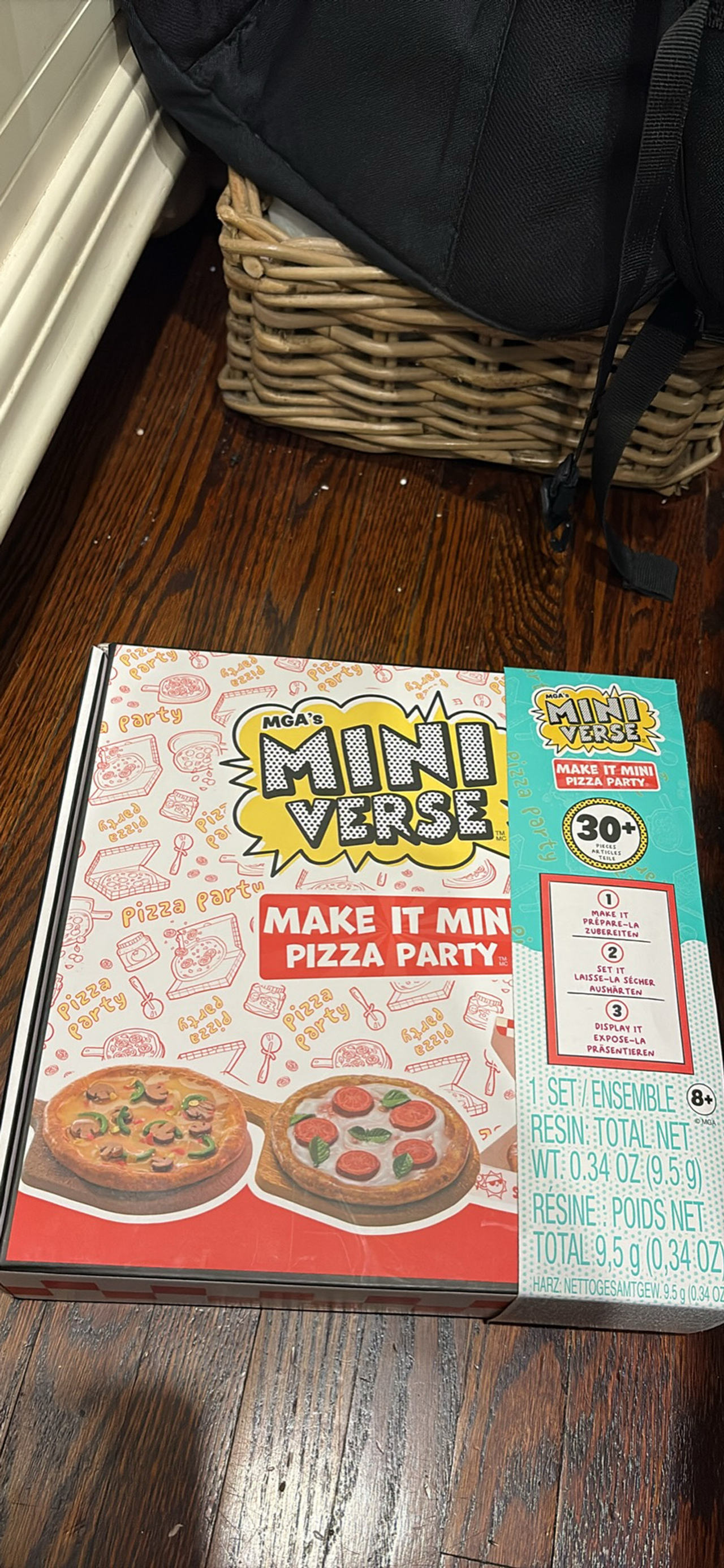 MGA's Miniverse Make It Mini Pizza Party