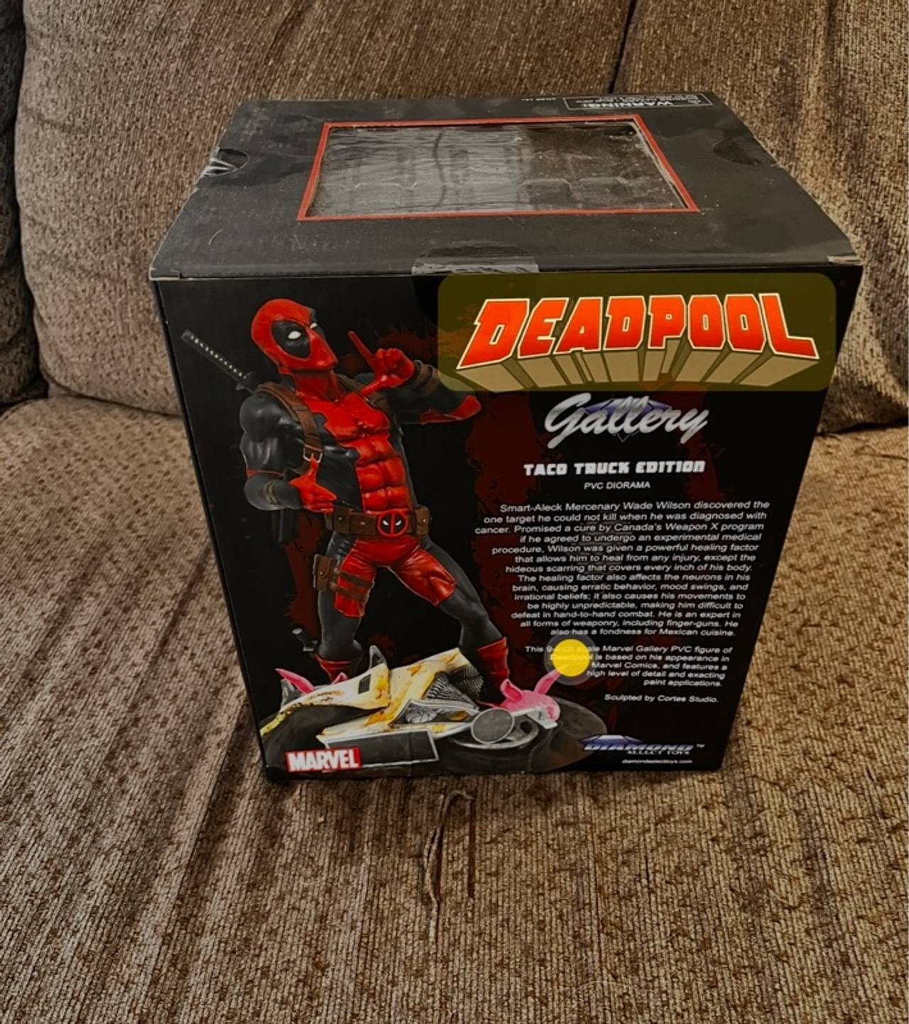 Diamond Select Toys Deadpool Taco Truck Edition Statue