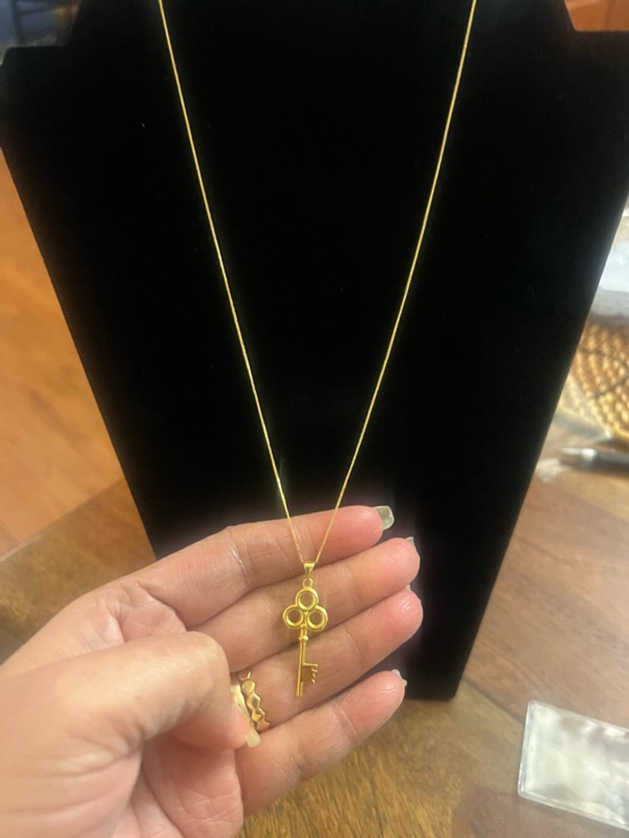 18k set necklace with pendant 