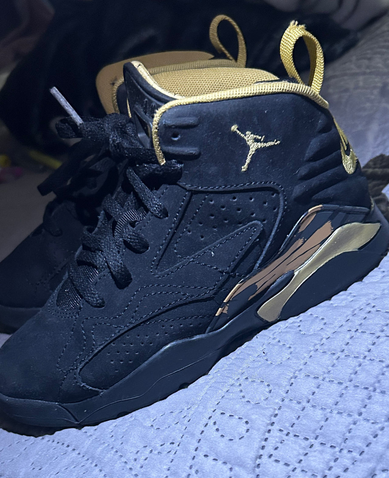 Jordan True Flight Black Metallic Gold