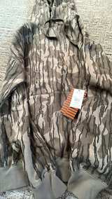 Volcom Camo Pullover Hoodie new with tags small - Image 2