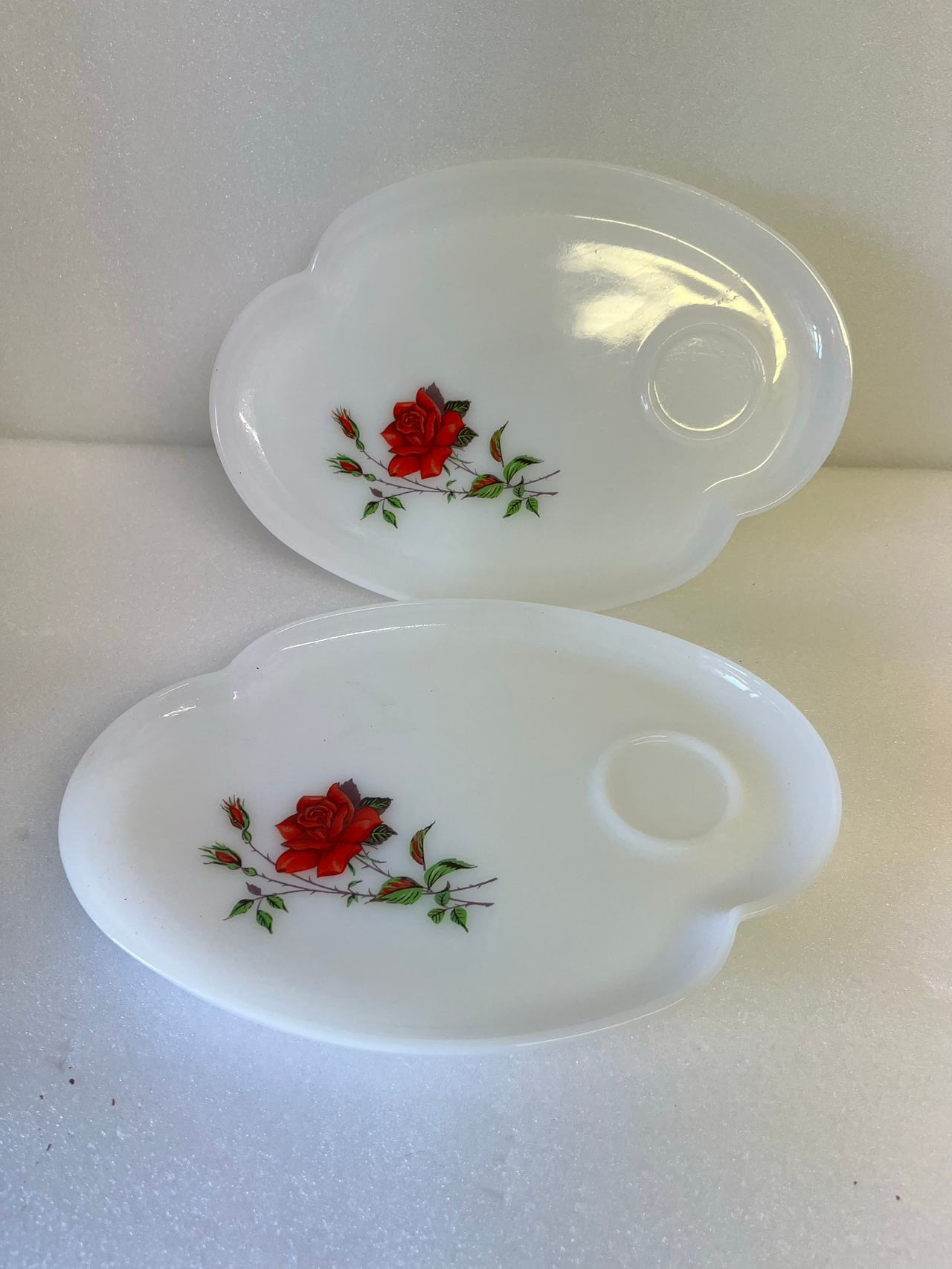 Federal Glass Red Rose Milk Glass Snack Plates