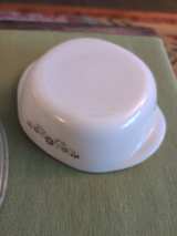 vintage PYREX  Old Town Brown 472 Casserole Dish with Lid - Image 6
