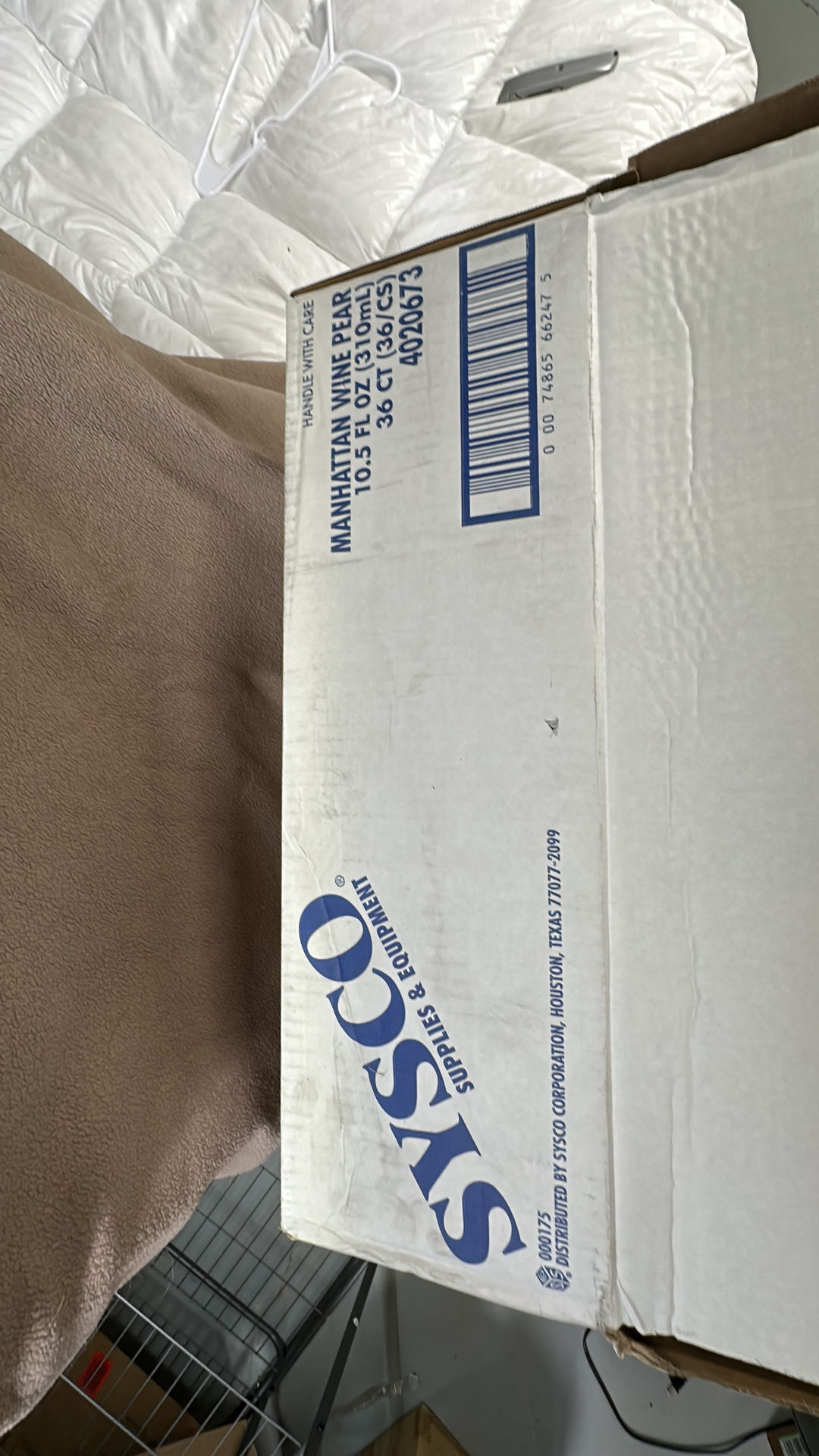 Sysco Manhattan Wine Pear Candles Case of 36