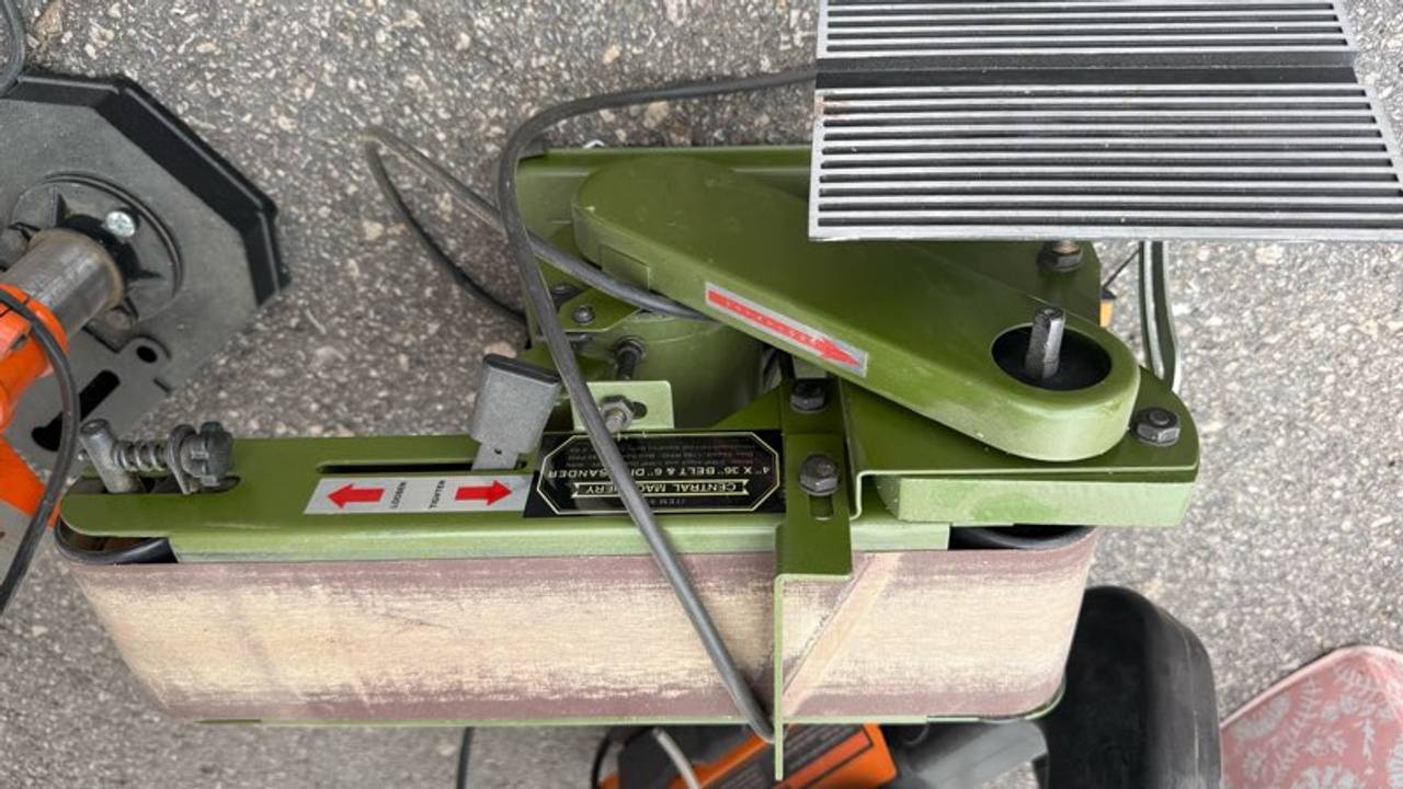 Central Machinery 4 in. x 36 in. Belt and 6 in. Disc Sander