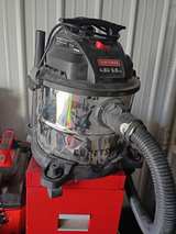 Craftsman 5 Gallon 4.0 Peak HP Stainless Steel Wet/Dry Vac - Image 1
