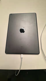 Apple iPad (7th generation) - Image 2
