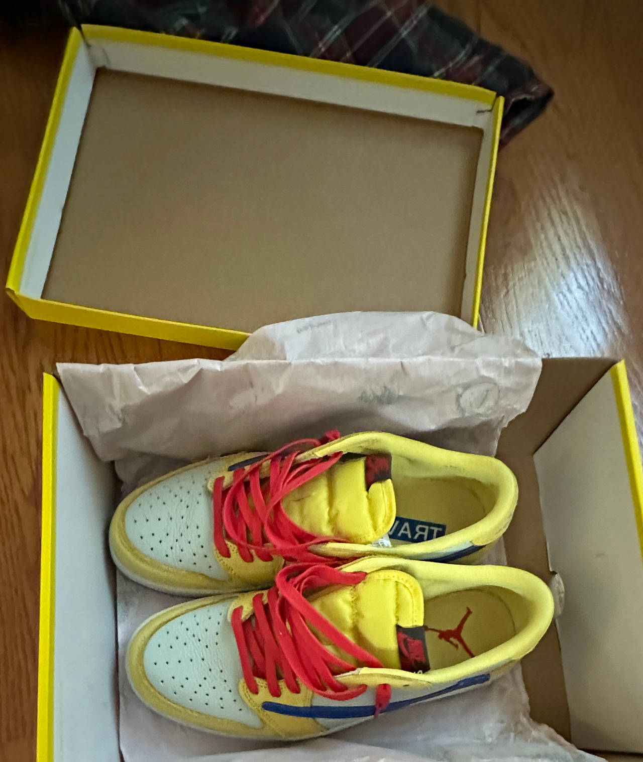Jordan 1 Retro Low OG SP Travis Scott Canary (W)