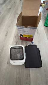 Omron 5 Series Upper Arm Blood Pressure Monitor - Image 2