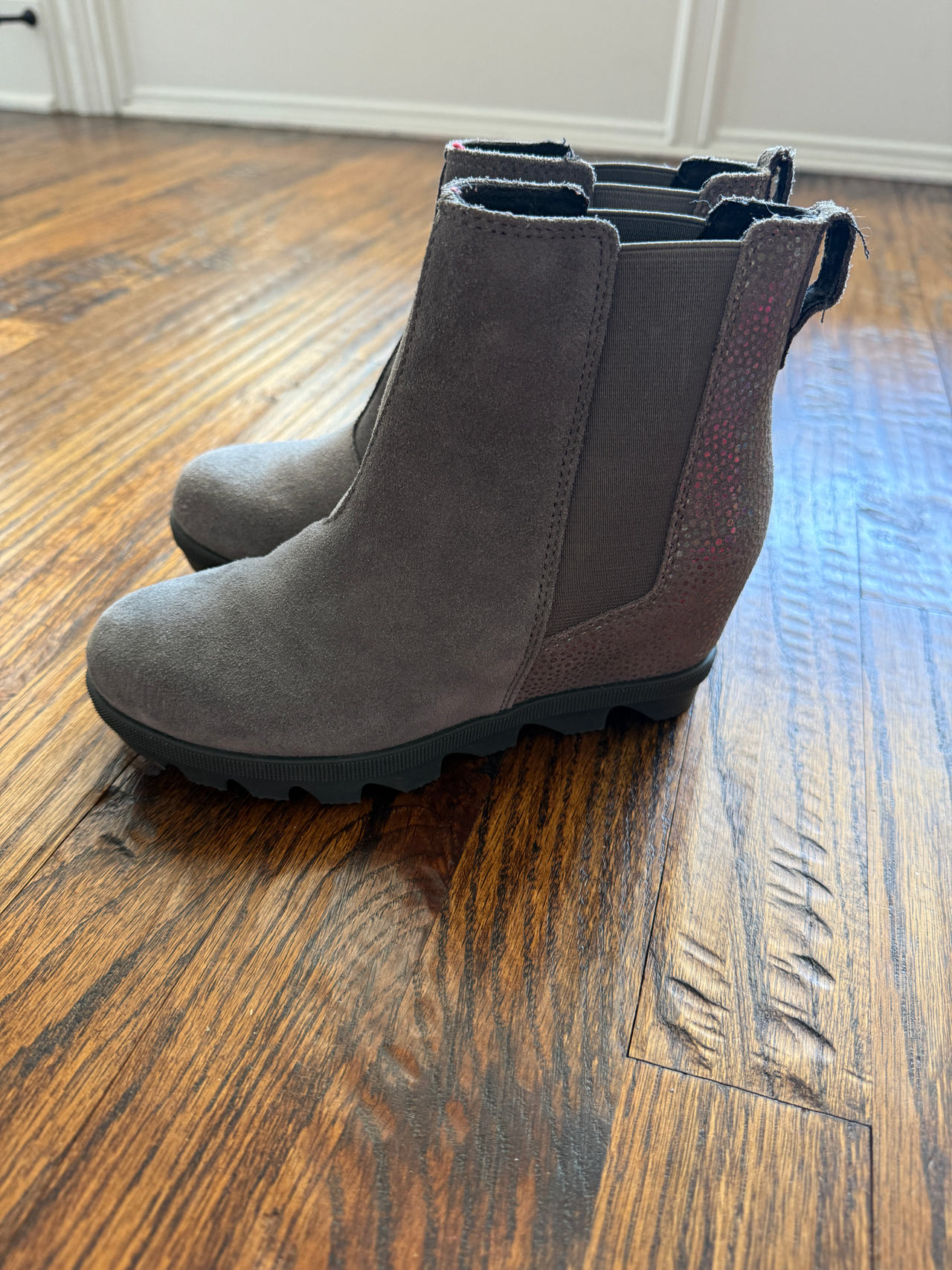 Sorel Joan of Arctic Wedge Chelsea Boot Suede girls sparkle 