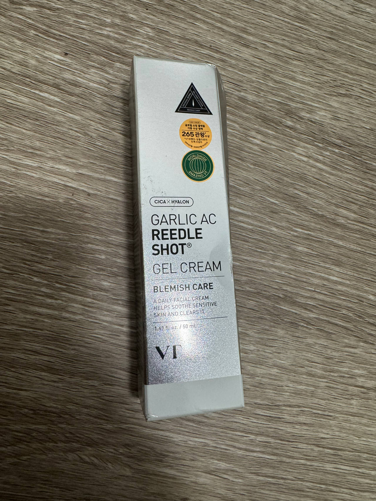 VT Cica x Hyalon Garlic AC Reedle Shot Gel Cream