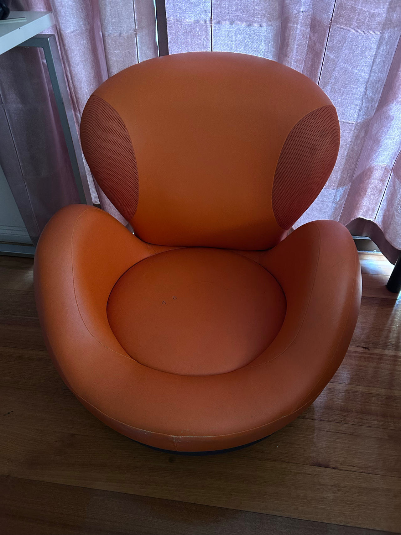 Swivel Egg Chair