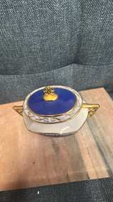 Imperial Jingdezhen Beauties of the Red Mansion Porcelain Lidded Jar Music Box - Image 3