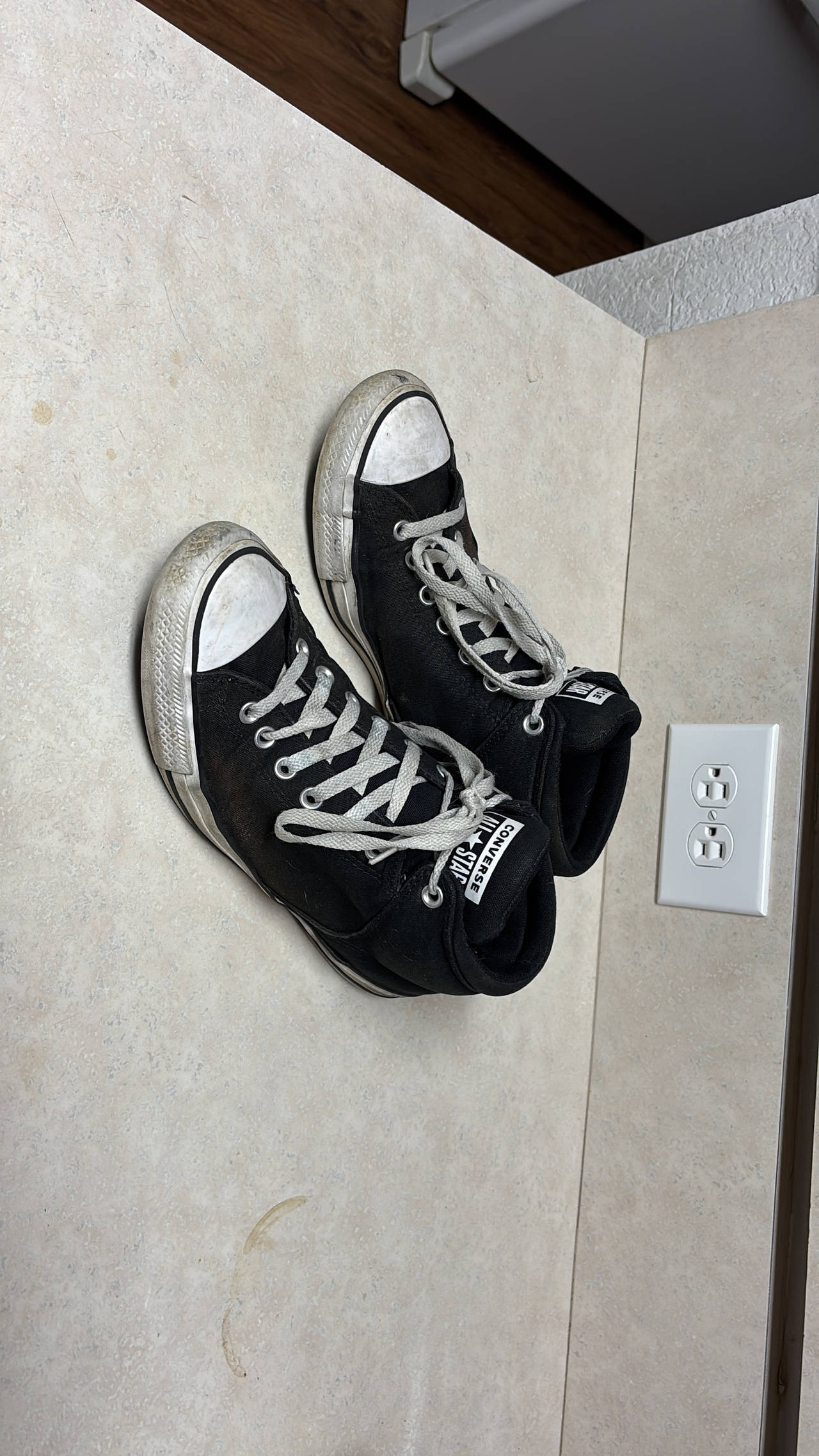Converse Chuck Taylor All Star High Top (size 10.5)