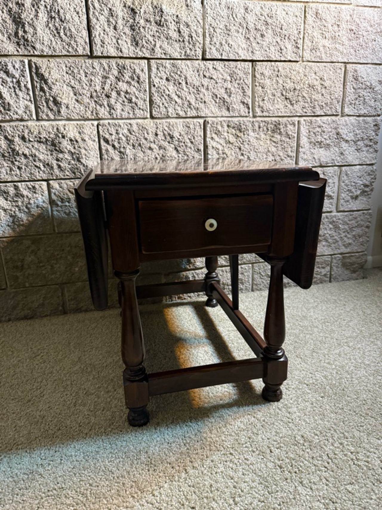 Ethan Allen Antiqued Pine Old Tavern Rustic 37" Drop Leaf End Table