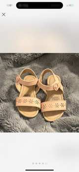Toddler Girl Sandals size 6 from Old Navy  - Image 5