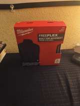 Milwaukee FreeFlex Lightweight Insulated Vest Black Large - Image 2